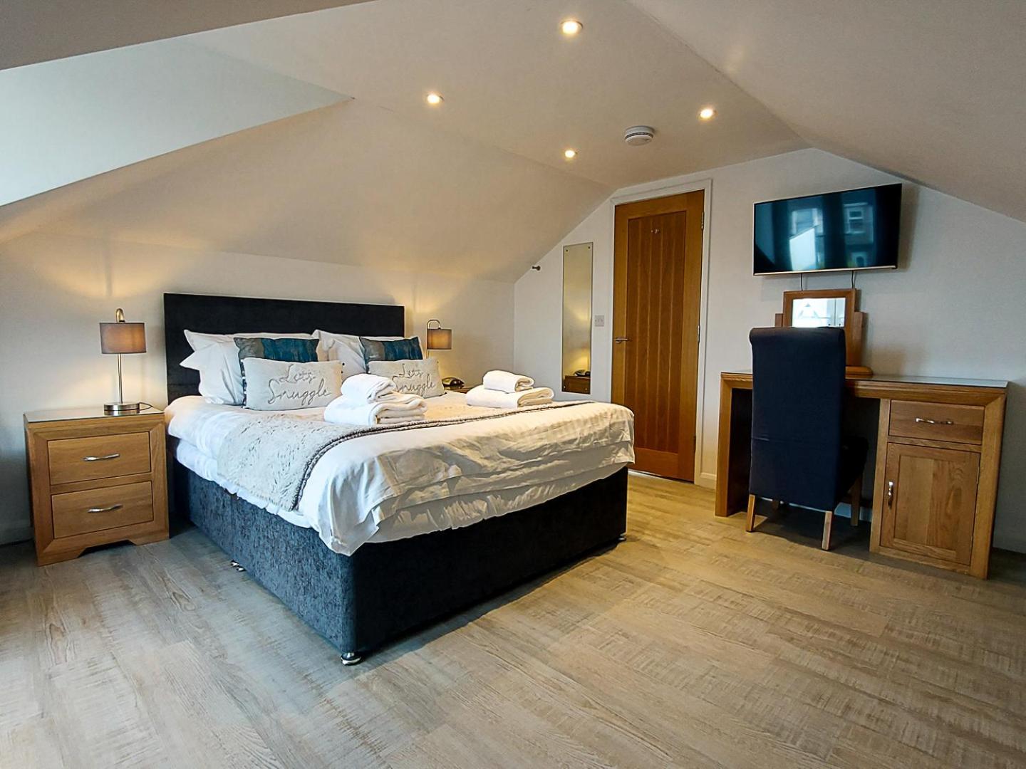 Meadow View Apartments New Quay Buitenkant foto