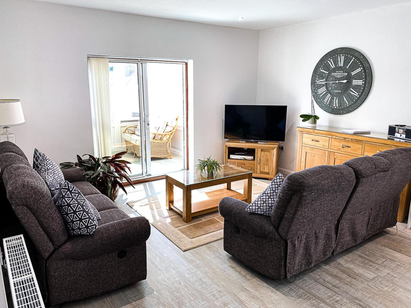 Meadow View Apartments New Quay Buitenkant foto